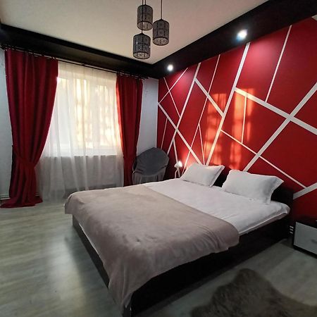Studio Central Хунедоара Екстер'єр фото