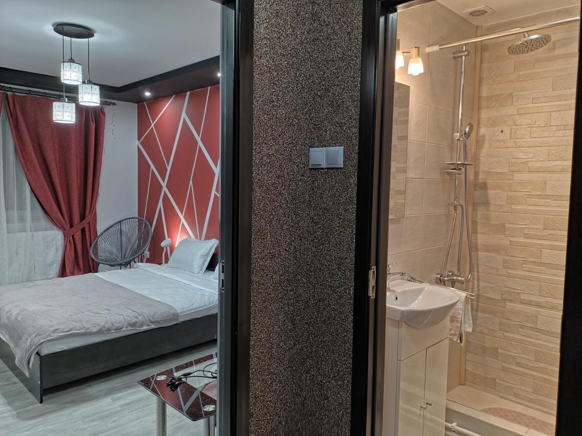 Studio Central Хунедоара Екстер'єр фото